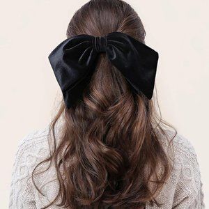 BEAUTIFUL LARGE VELVET BOW HAIR CLIP
